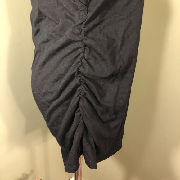 M Liz Lange Maternity for Target tee-shirt. Black. - Picture 3 of 7